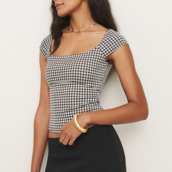 Reformation Tops - NWT Reformation Isadora Knit Top - Black And White Houndstooth